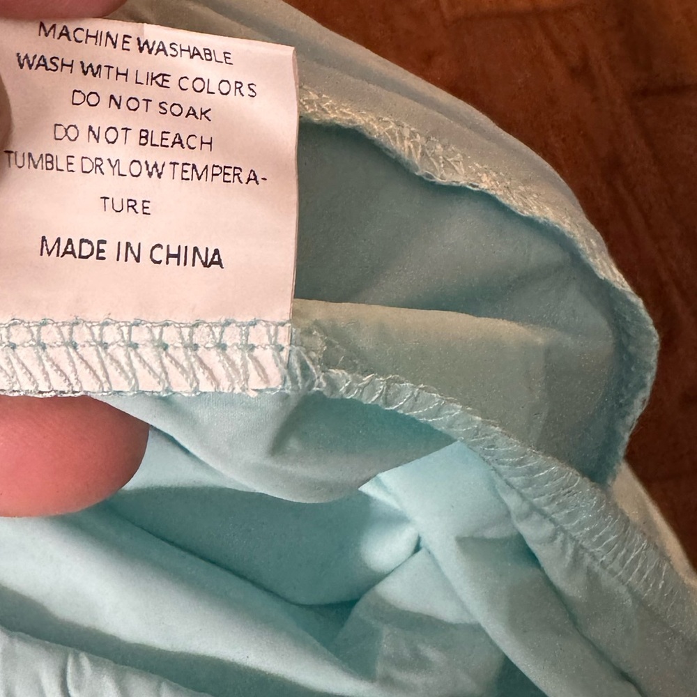 NWT Light Blue Hooded Windbreaker Packable Jacket Size Medium - Picture 9 of 9